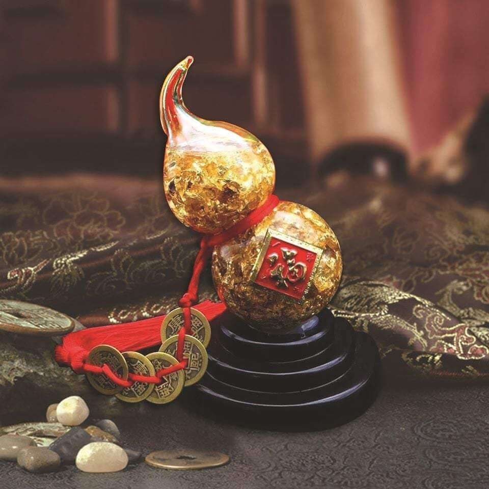 Gold Foil Crystal Wu Lou Gourd with Five Emperor Coins for Family Health and Wealth